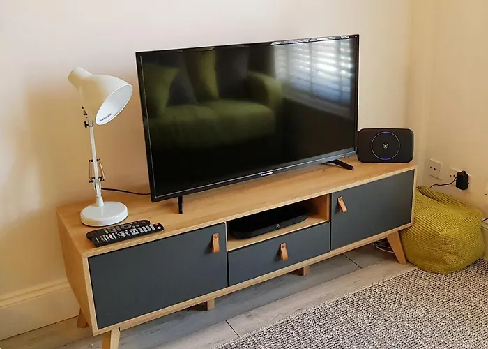 Lichfield 2-Bed Whole Apartment
